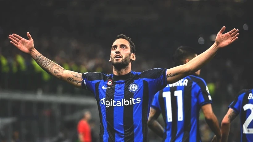 Fenerbahçe'ye Hakan Çalhanoğlu Transferinde Şok! Dev Talip Çıktı - Resim: 4